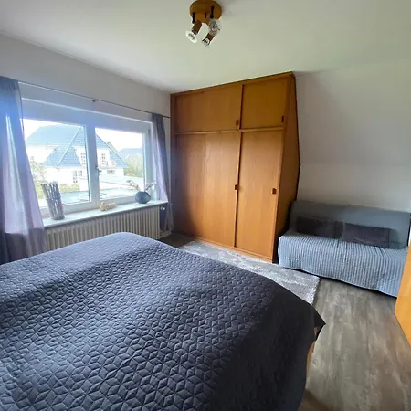 Haus Seehunde Im Buesumer Kurviertel *