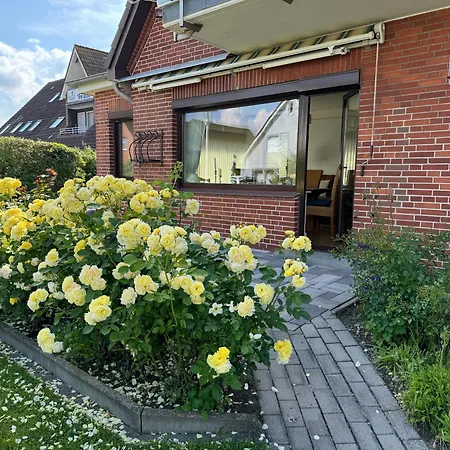 Haus Seehunde Im Buesumer Kurviertel