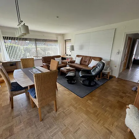 Haus Seehunde Im Buesumer Kurviertel *