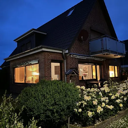 Haus Seehunde Im Buesumer Kurviertel 比苏姆