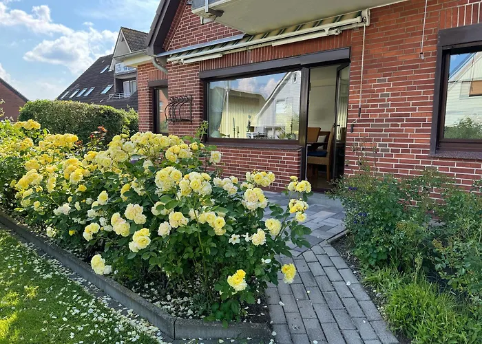 Haus Seehunde Im Buesumer Kurviertel