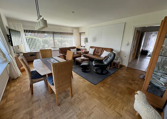 Haus Seehunde Im Buesumer Kurviertel *